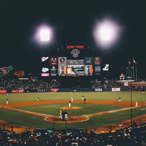 开云体育平台-足球场上的手术刀与篮球场上的未来图景，德布劳内的助攻哲学如何映照雄鹿崛起之路，当手术刀传球映照冠军基因，德布劳内的足球哲学与雄鹿队的崛起蓝图